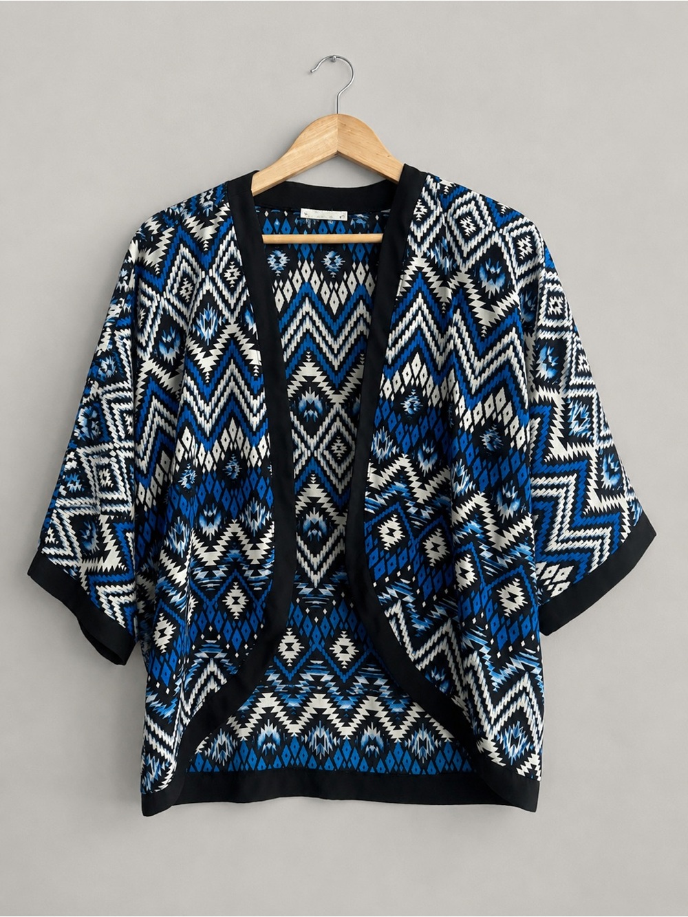 Monteau Blue Black White Geometric Open-Front Kimono Cardigan